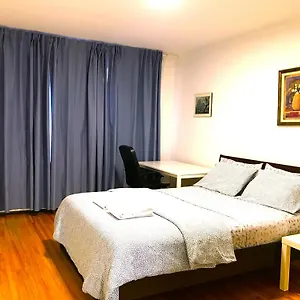 Big Private Midmontreal Next To Station Metro - Parking Free Homestay Montreal
